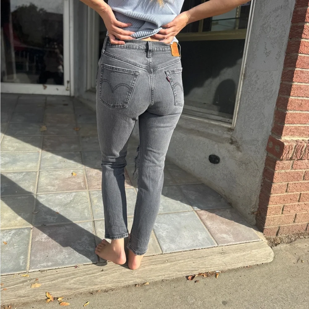 Levi's Premium 501 Washed Black Button Fly Distressed Skinny Jeans 26/28 - Picture 7 of 15